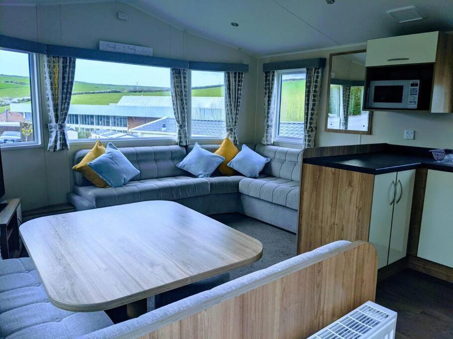 Large 4 Person Couples And Family Caravan In Newquay Bay Resort Luaran gambar