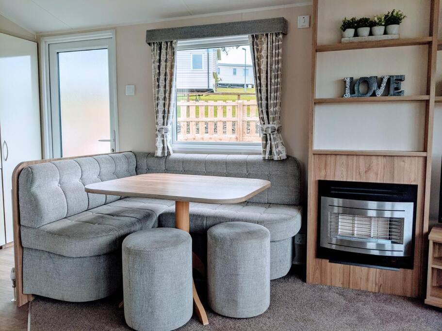 Large 4 Person Couples And Family Caravan In Newquay Bay Resort Luaran gambar