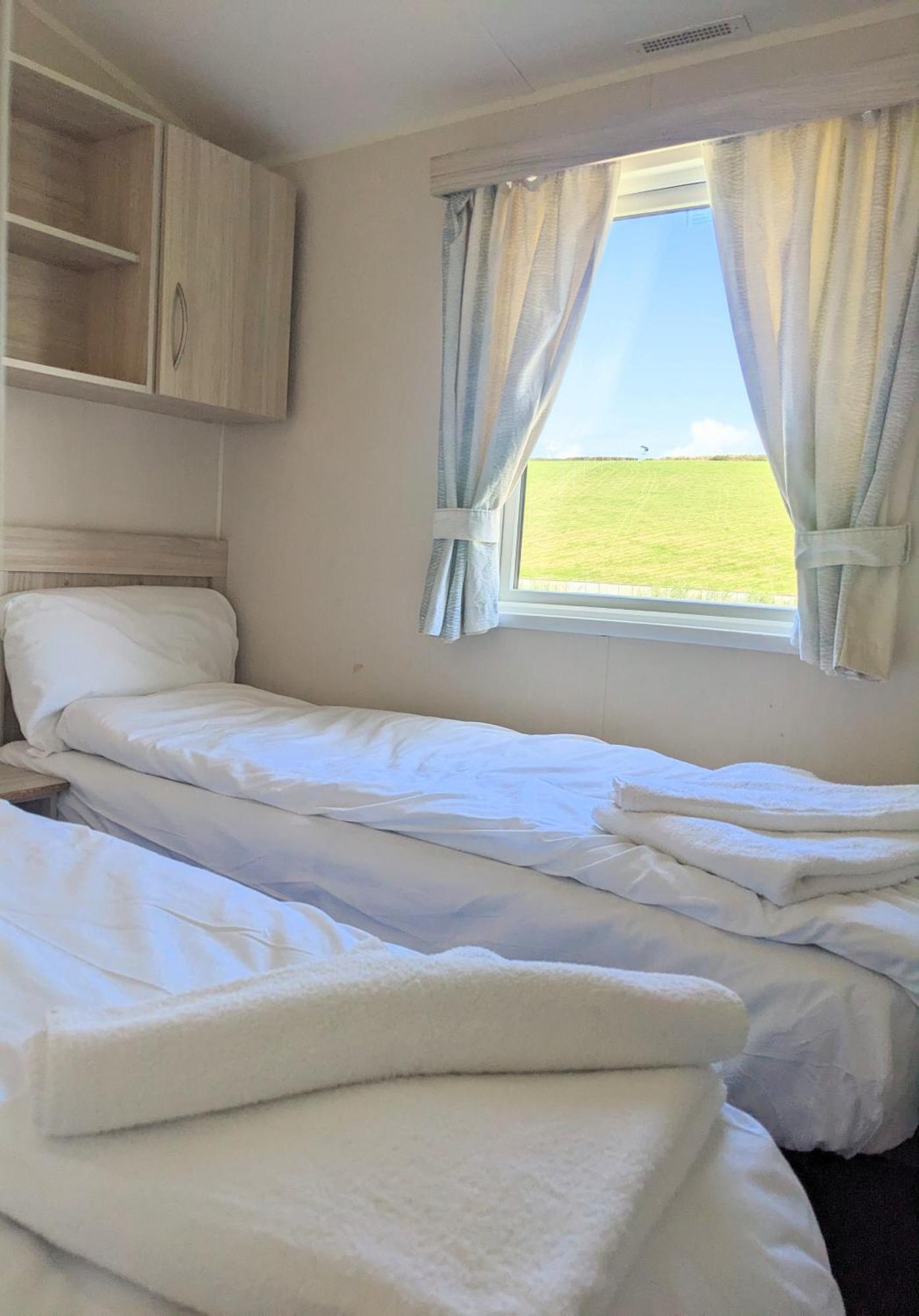 Large 4 Person Couples And Family Caravan In Newquay Bay Resort Luaran gambar