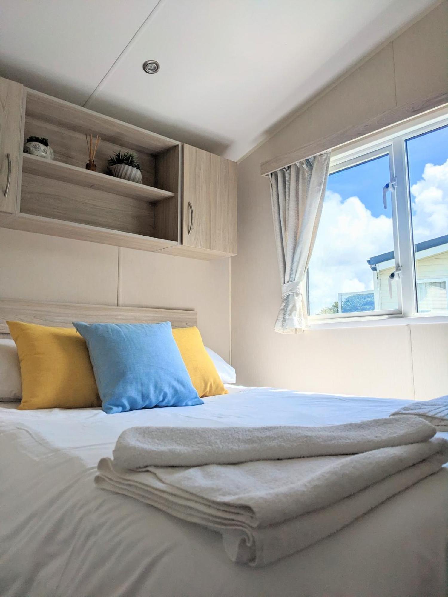 Large 4 Person Couples And Family Caravan In Newquay Bay Resort Luaran gambar